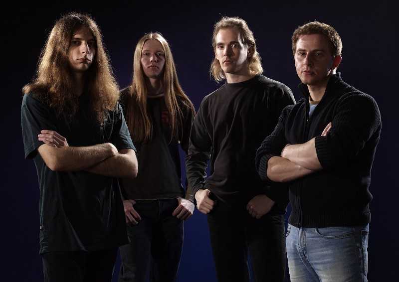 乐团成员:马克·斯劳特(mark slaughter),达纳·斯特鲁姆(dana strum)