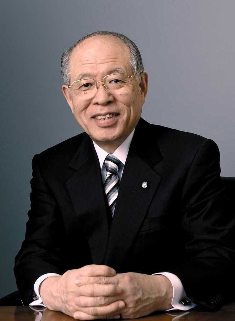 3  职业:日本名古屋大学教授  获奖原因:因用过渡金属进行对映性催化